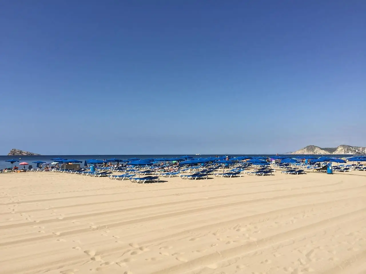 Magnete Frigorifero Spagna Con Flamenco E Ventaglio - Ricordo Di Alicante, Benidorm, Altea, Calpe, Santa Pola E Finestrat