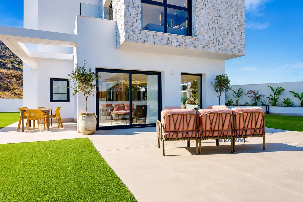 Outdoor spaces: enjoy the Spanish climate all year round